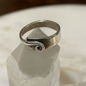Vintage Curly Q Sterling Silver Ring / Handmade Swirly Curly Q Band Size 5 1/4